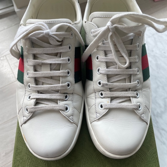 Authentic Gucci Men’s Ace leather runner sneaker - Picture 2 of 10